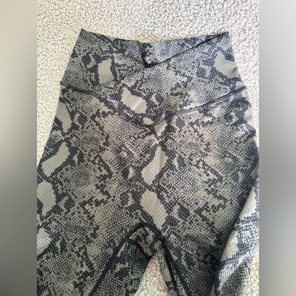 Buff Bunny Collection Snake Print Bra and Leggings Set - Picture 5 of 8